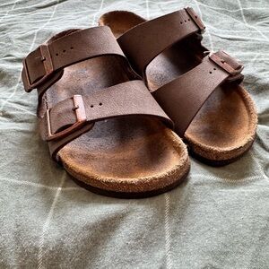 Brown Birkenstock Arizona Sandals Size 32